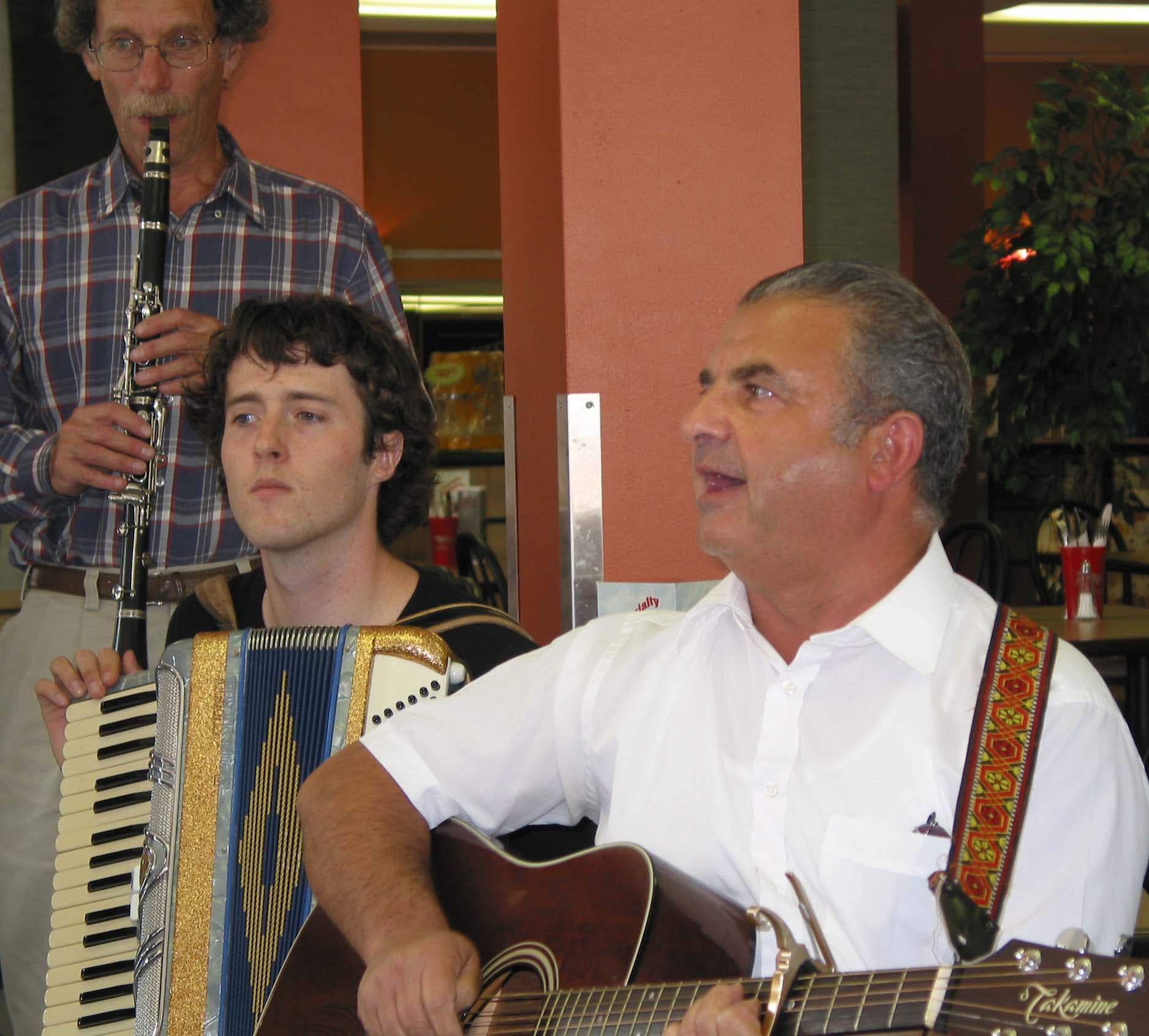 Jam session with klezmer musicians